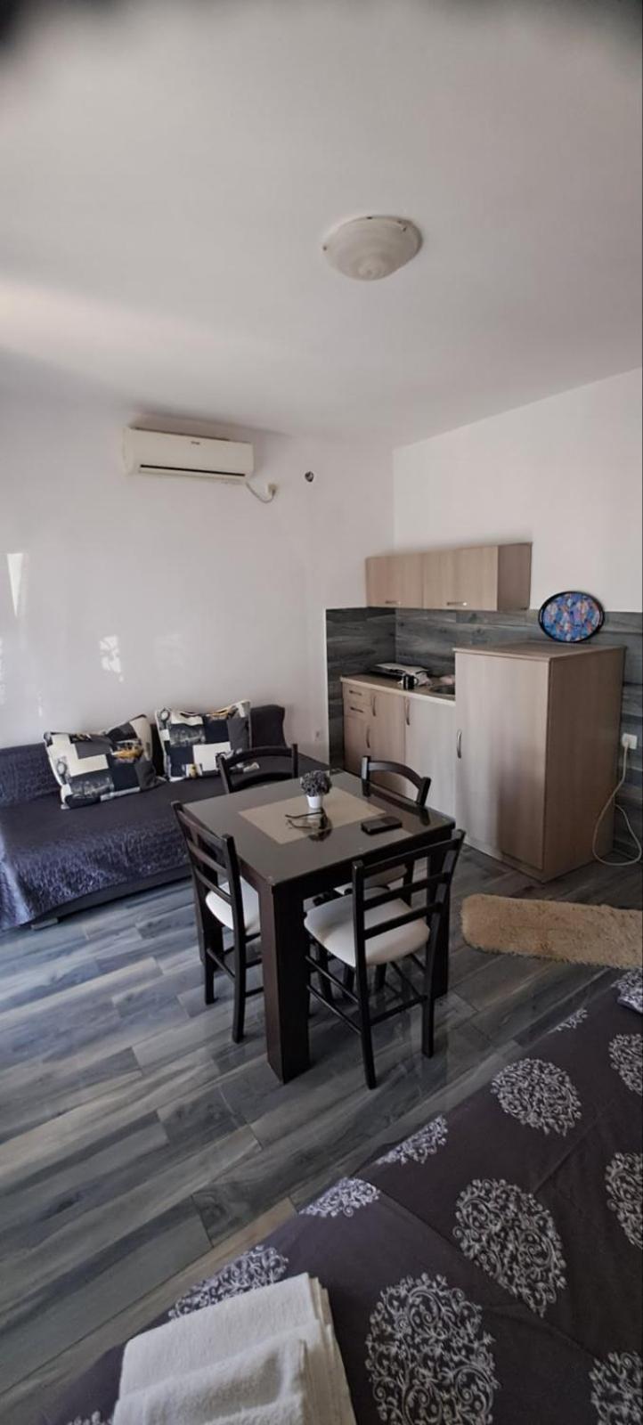 Belane Apartments Tivat Exterior photo