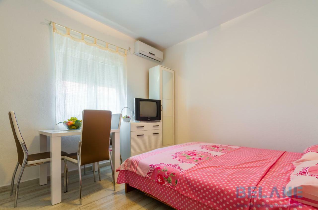 Belane Apartments Tivat Exterior photo